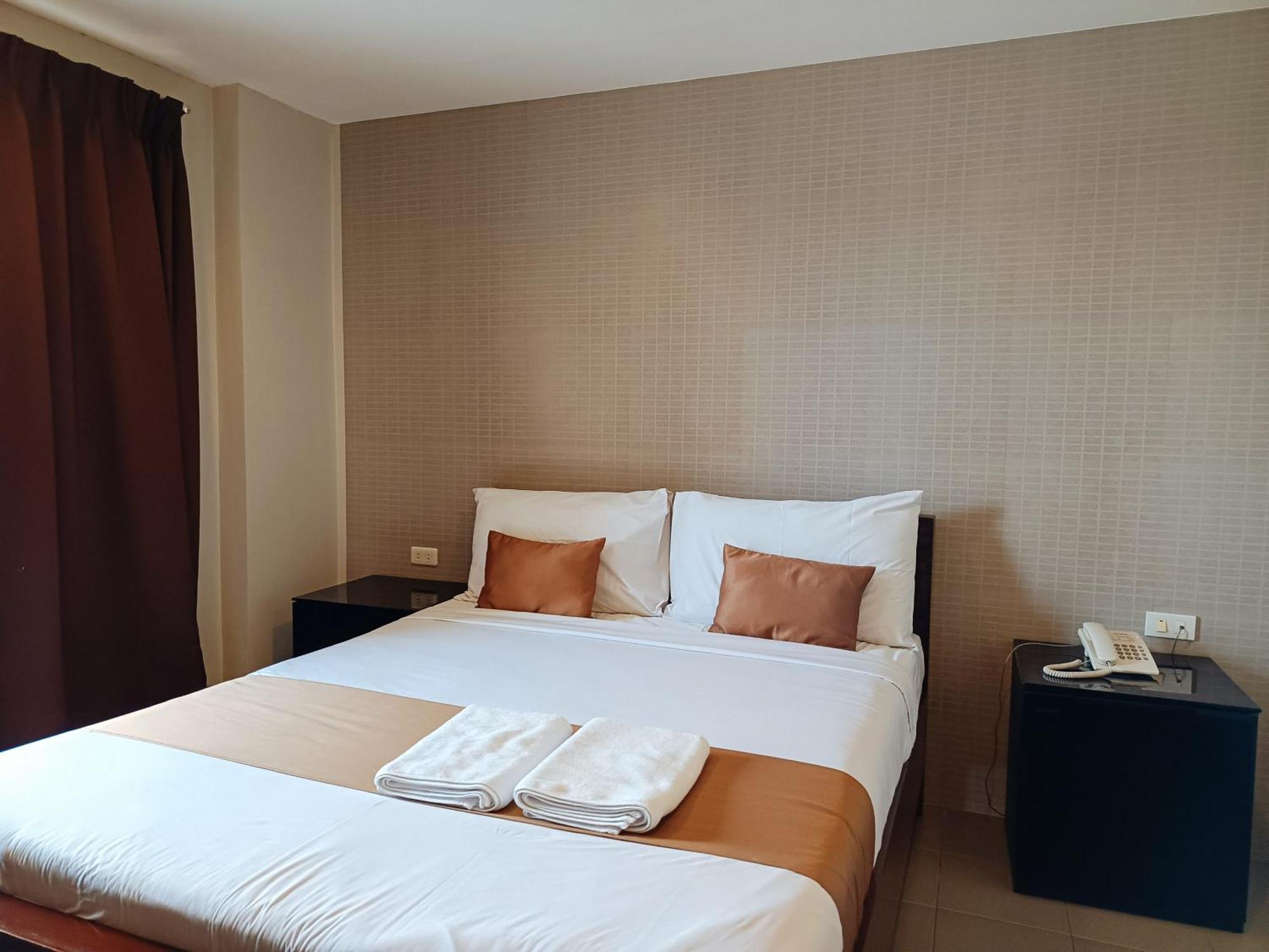 Hotel Juliana By Reddoorz Tuguegarao City Eksteriør billede